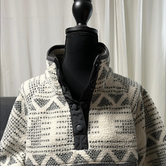 Carhartt Women’s Relaxed Fit fleece. Size L. - Picture 3 of 5